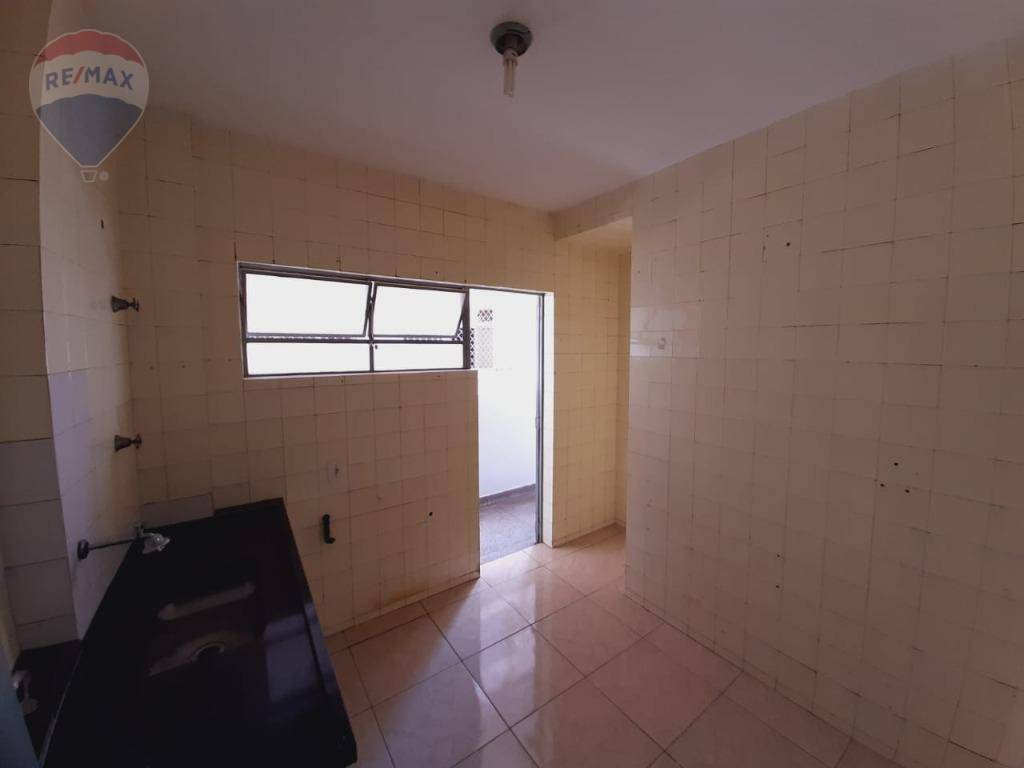 Apartamento para alugar com 2 quartos, 90m² - Foto 6