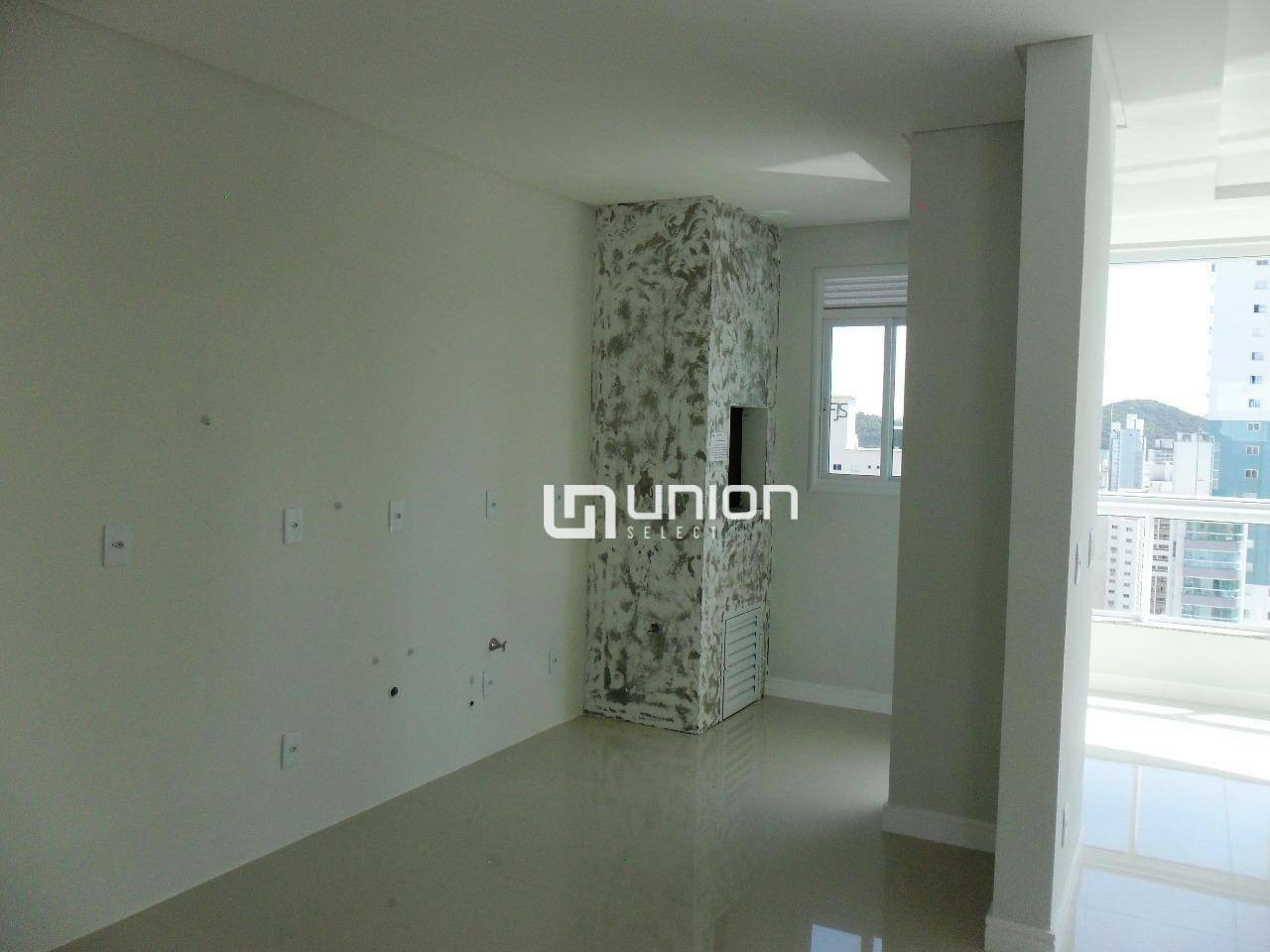 Apartamento à venda com 4 quartos, 149m² - Foto 3