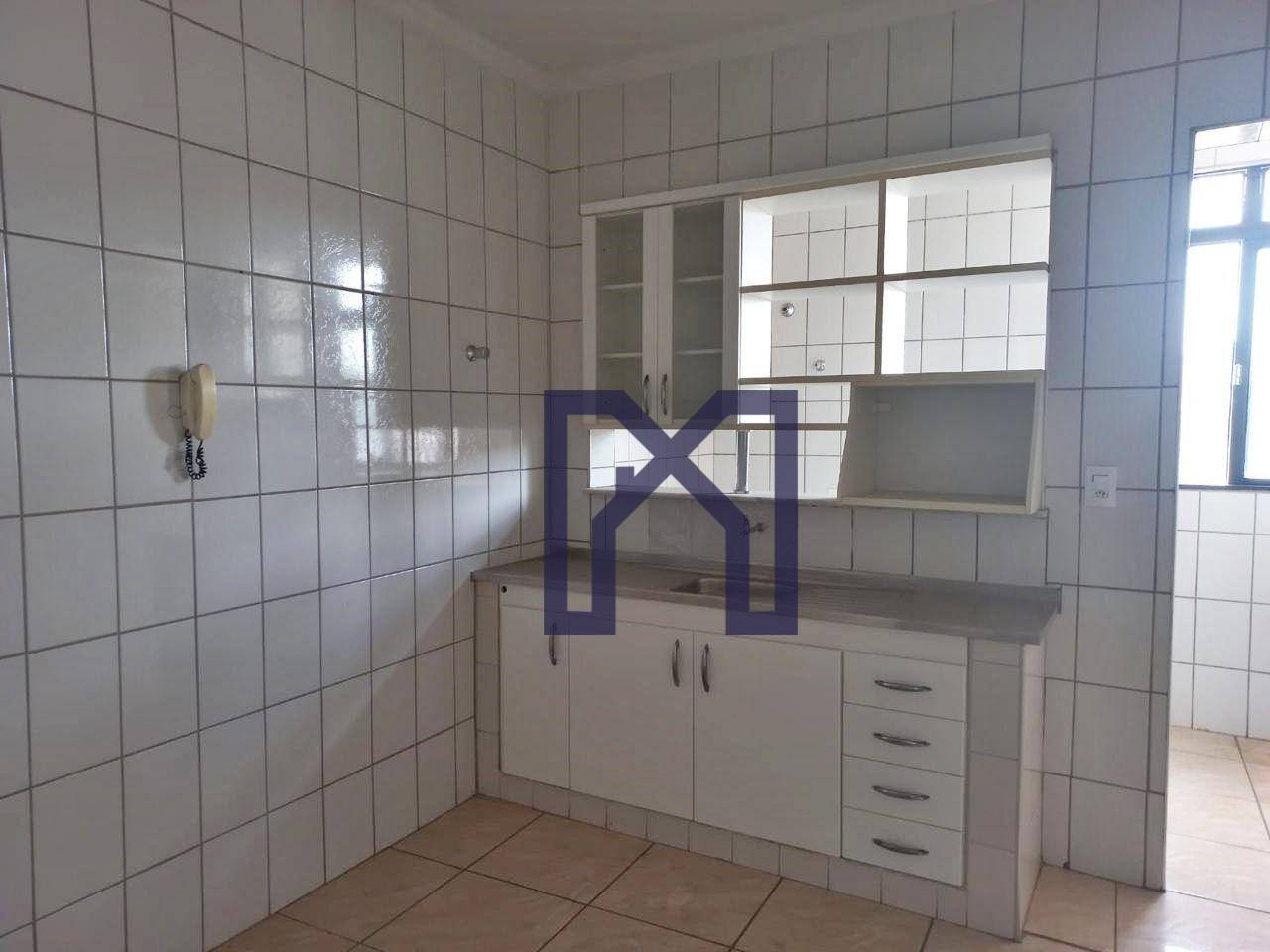 Apartamento à venda com 2 quartos, 75m² - Foto 4