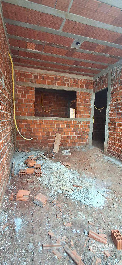 Casa à venda com 3 quartos, 74m² - Foto 4