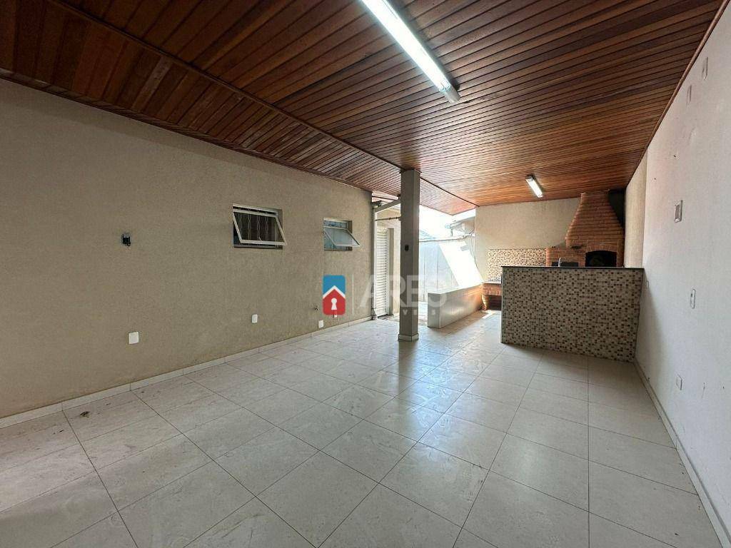 Casa para alugar com 3 quartos, 249m² - Foto 31