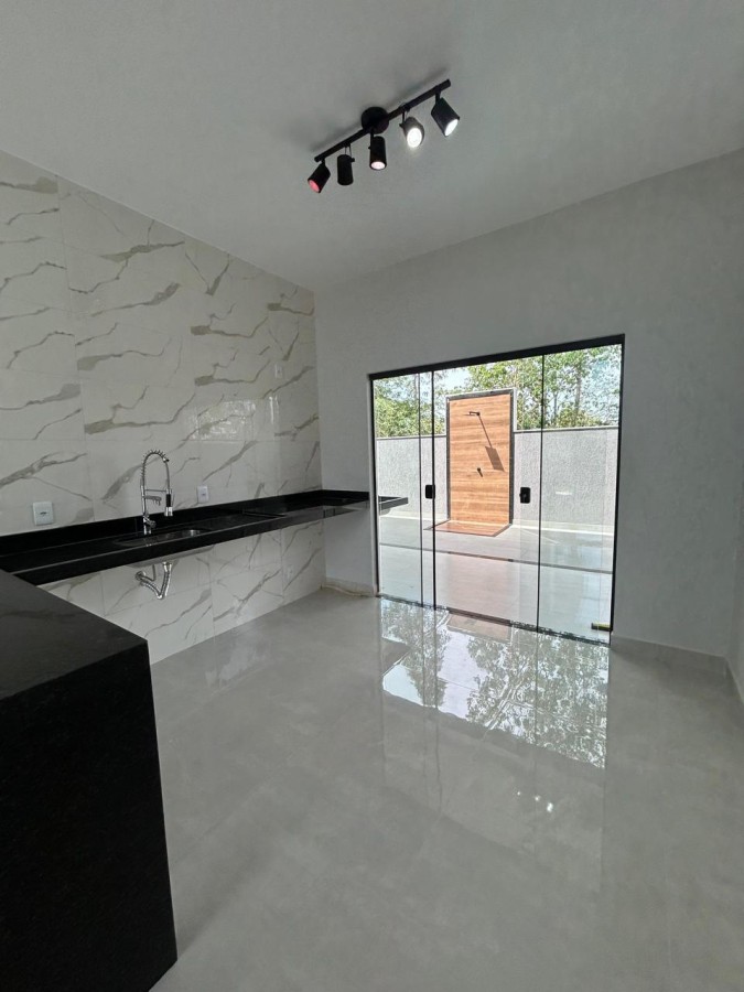 Casa à venda com 2 quartos, 200m² - Foto 4