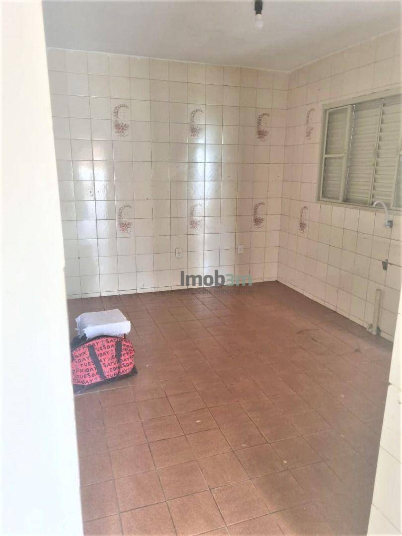 Casa à venda com 3 quartos, 200m² - Foto 13