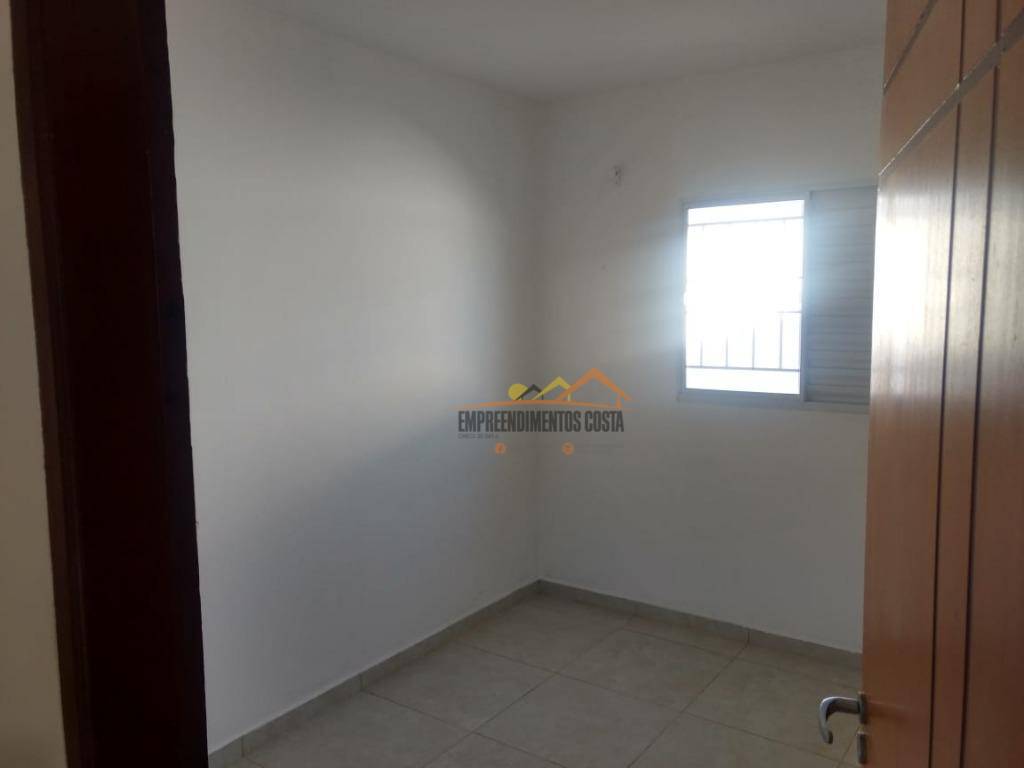 Casa à venda com 2 quartos, 132m² - Foto 3