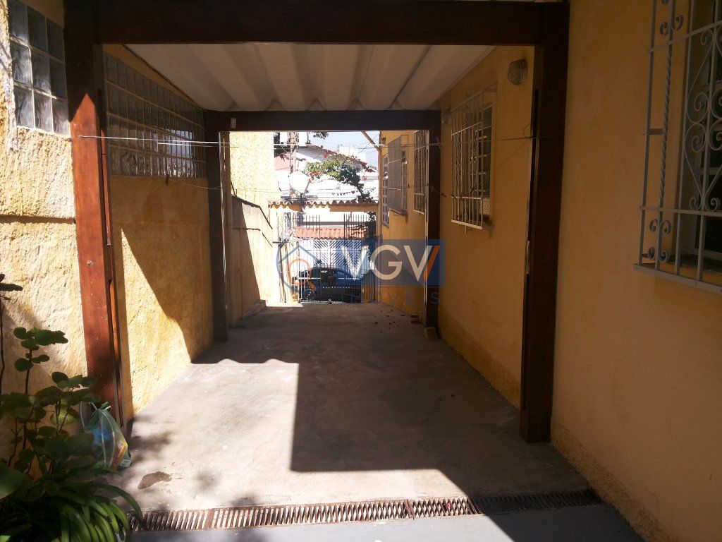 Casa à venda com 2 quartos, 168m² - Foto 2