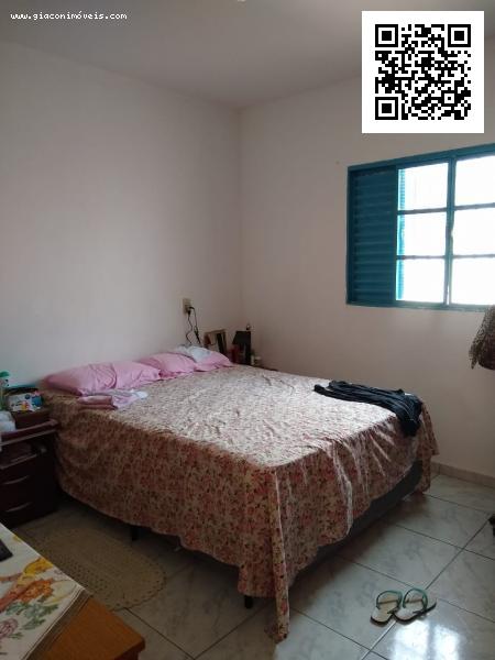 Casa à venda com 3 quartos, 200m² - Foto 16