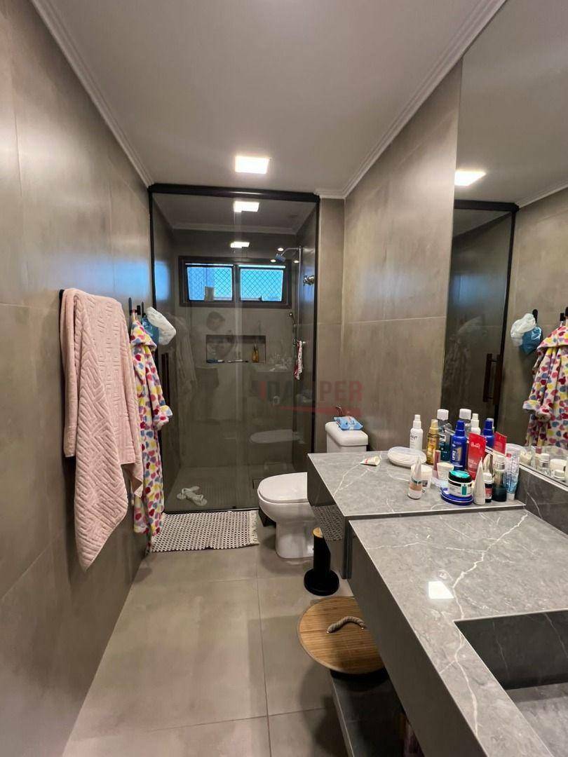 Apartamento para alugar com 4 quartos, 190m² - Foto 13