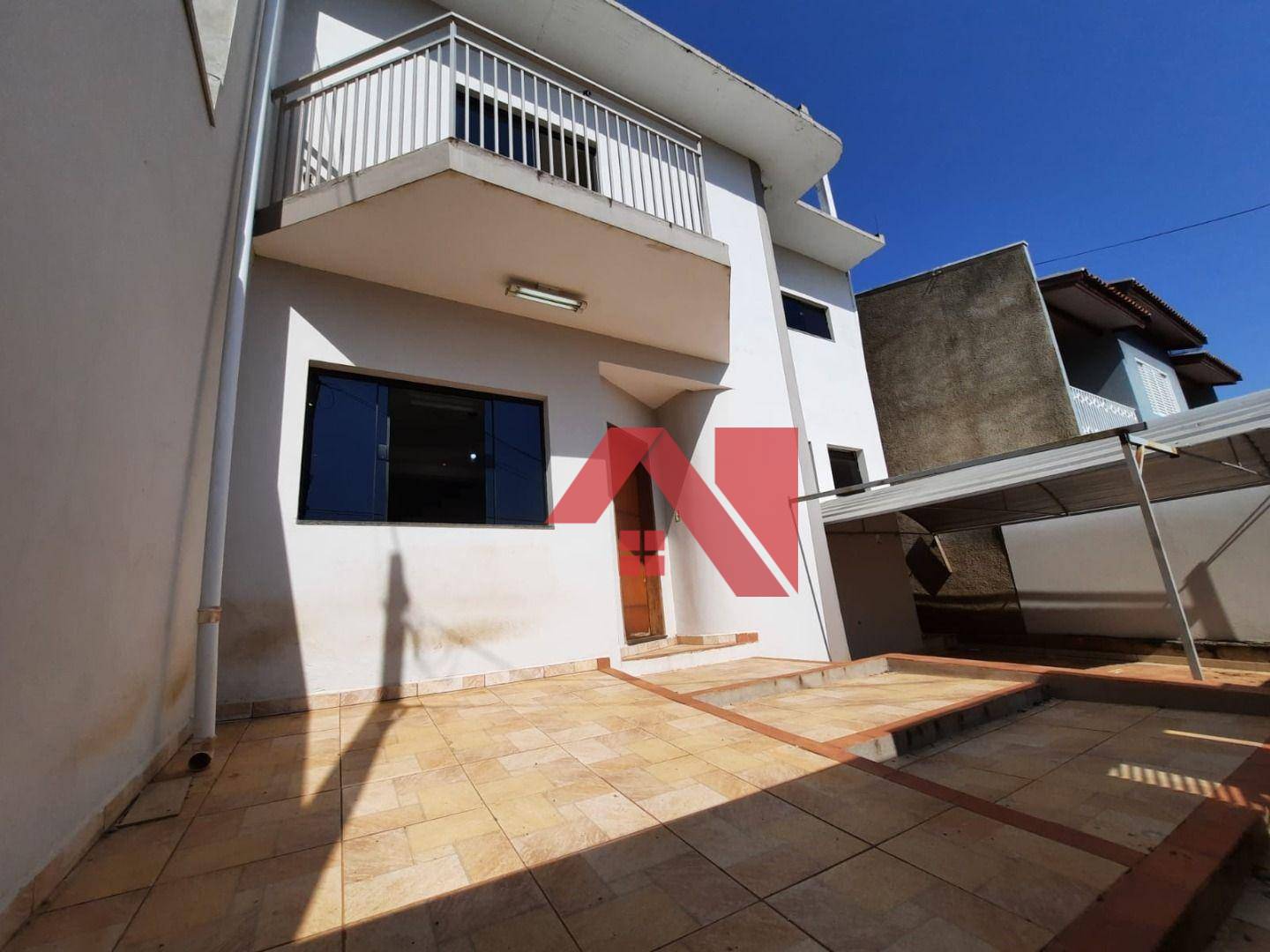 Sobrado à venda e aluguel com 3 quartos, 200m² - Foto 4