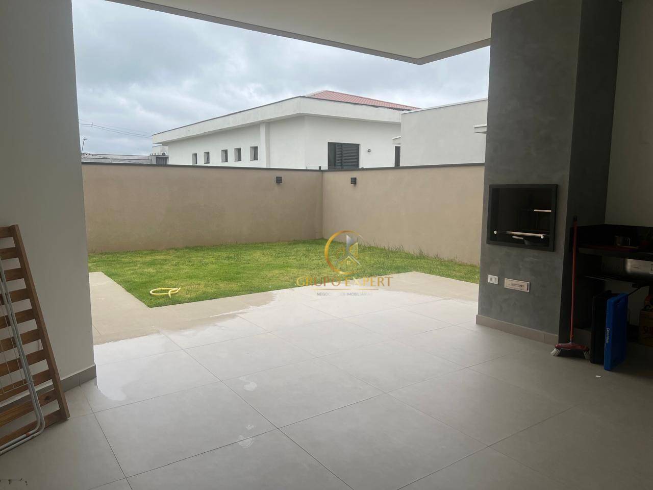 Sobrado à venda e aluguel com 3 quartos, 318m² - Foto 11