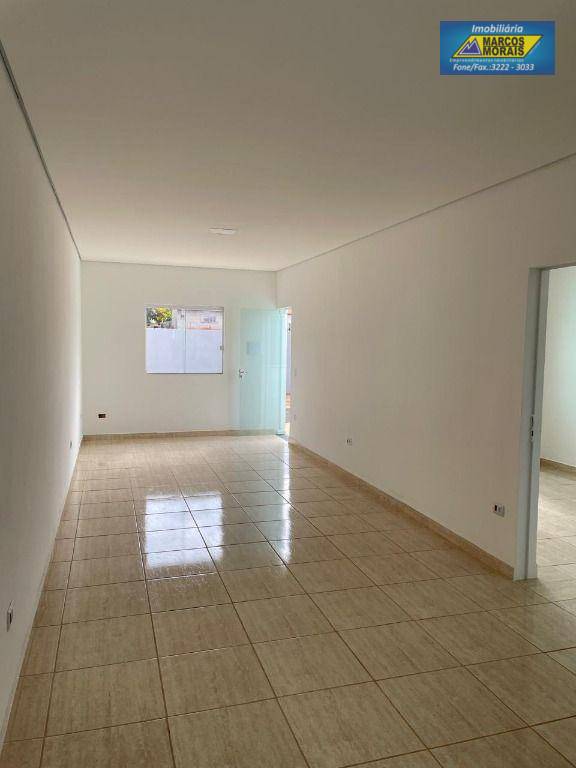 Casa para alugar com 2 quartos, 60m² - Foto 13
