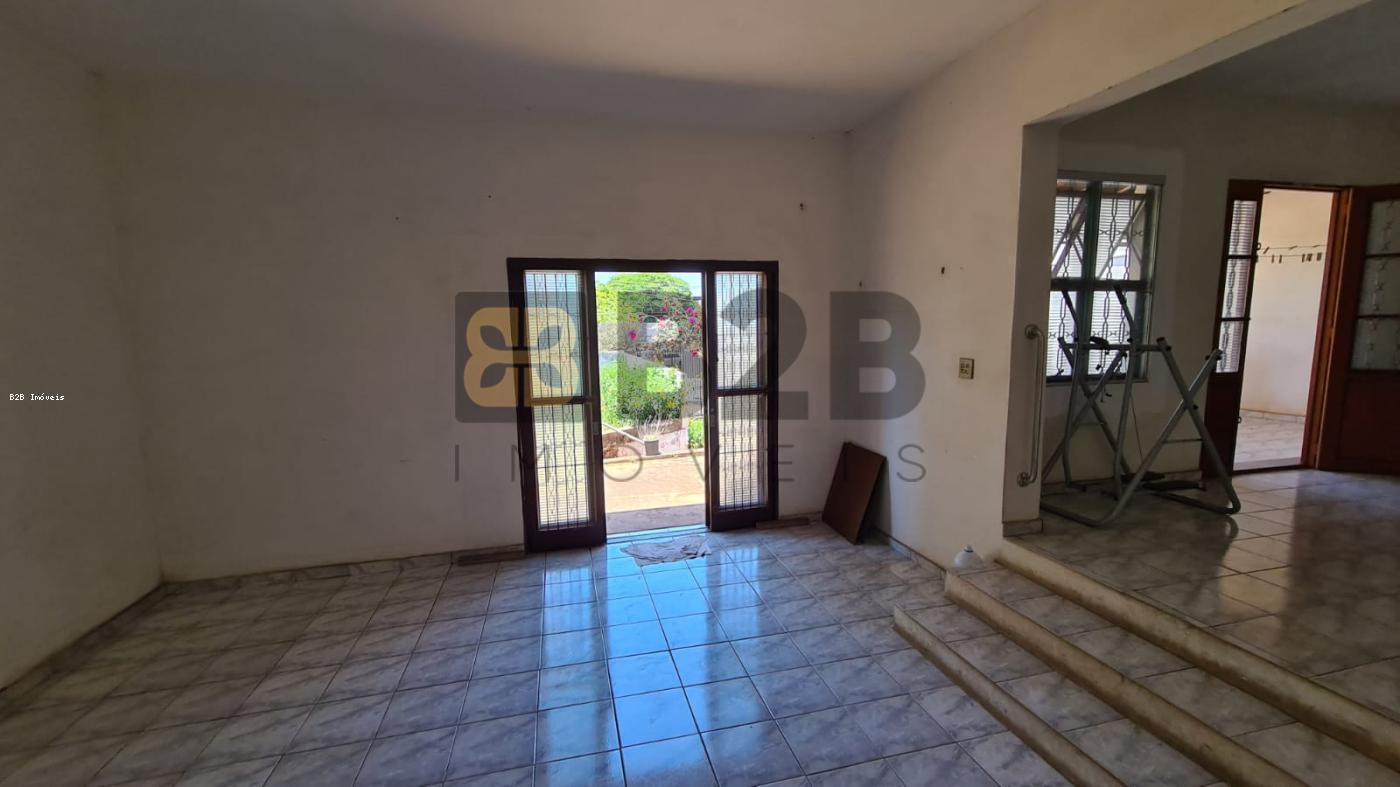 Casa à venda com 3 quartos, 560m² - Foto 10