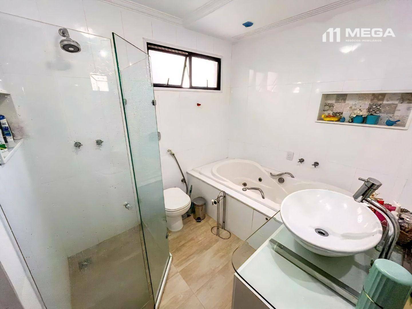 Apartamento à venda com 3 quartos, 180m² - Foto 11