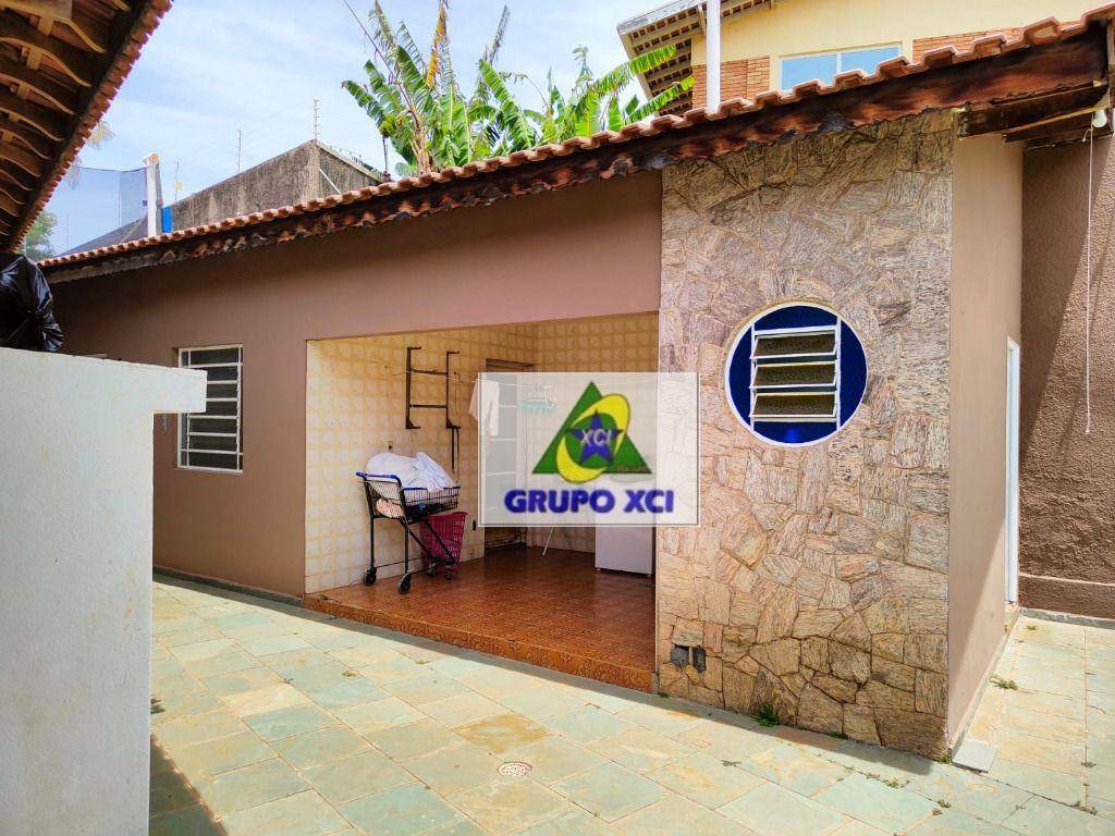 Casa para alugar com 4 quartos, 449m² - Foto 14