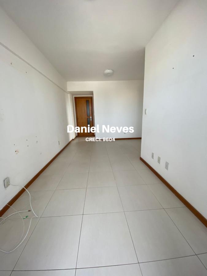 Apartamento à venda com 2 quartos, 70m² - Foto 1