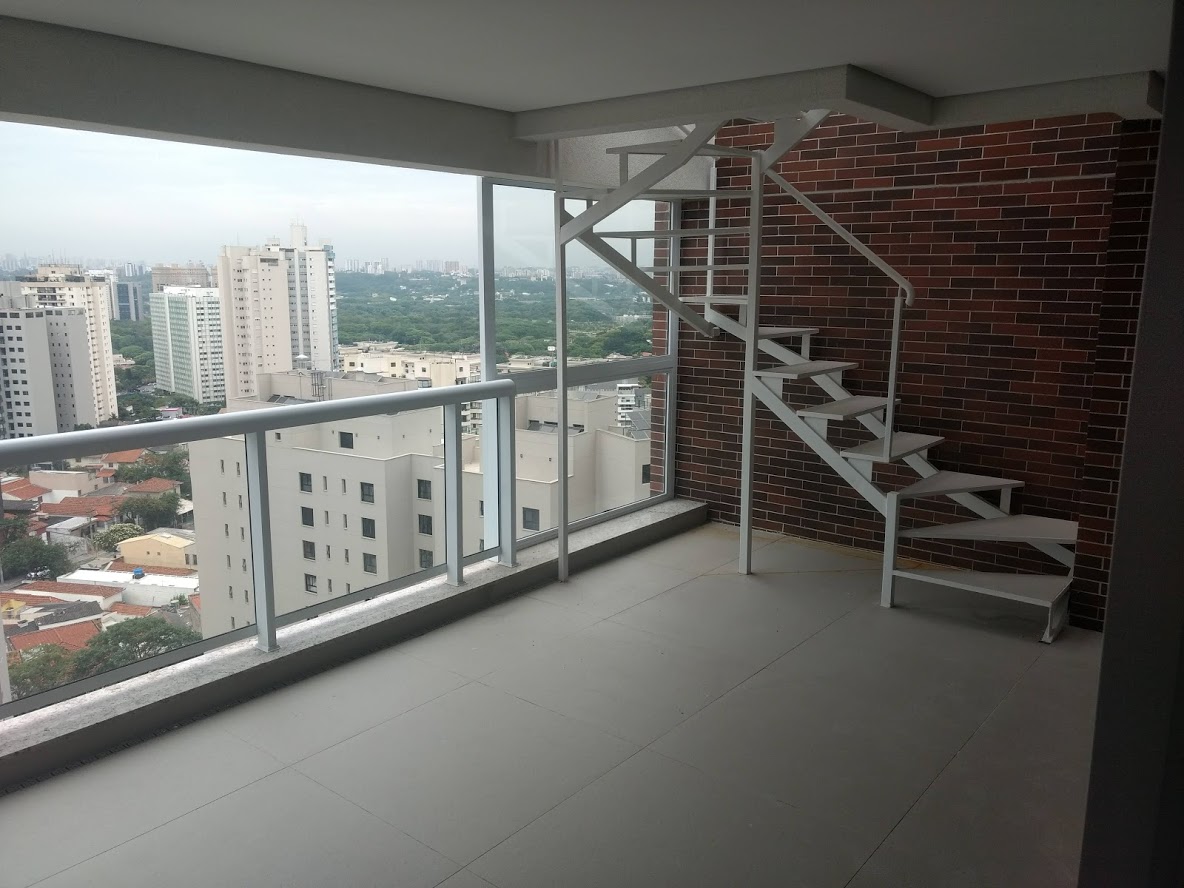 Apartamento à venda com 3 quartos, 230m² - Foto 1