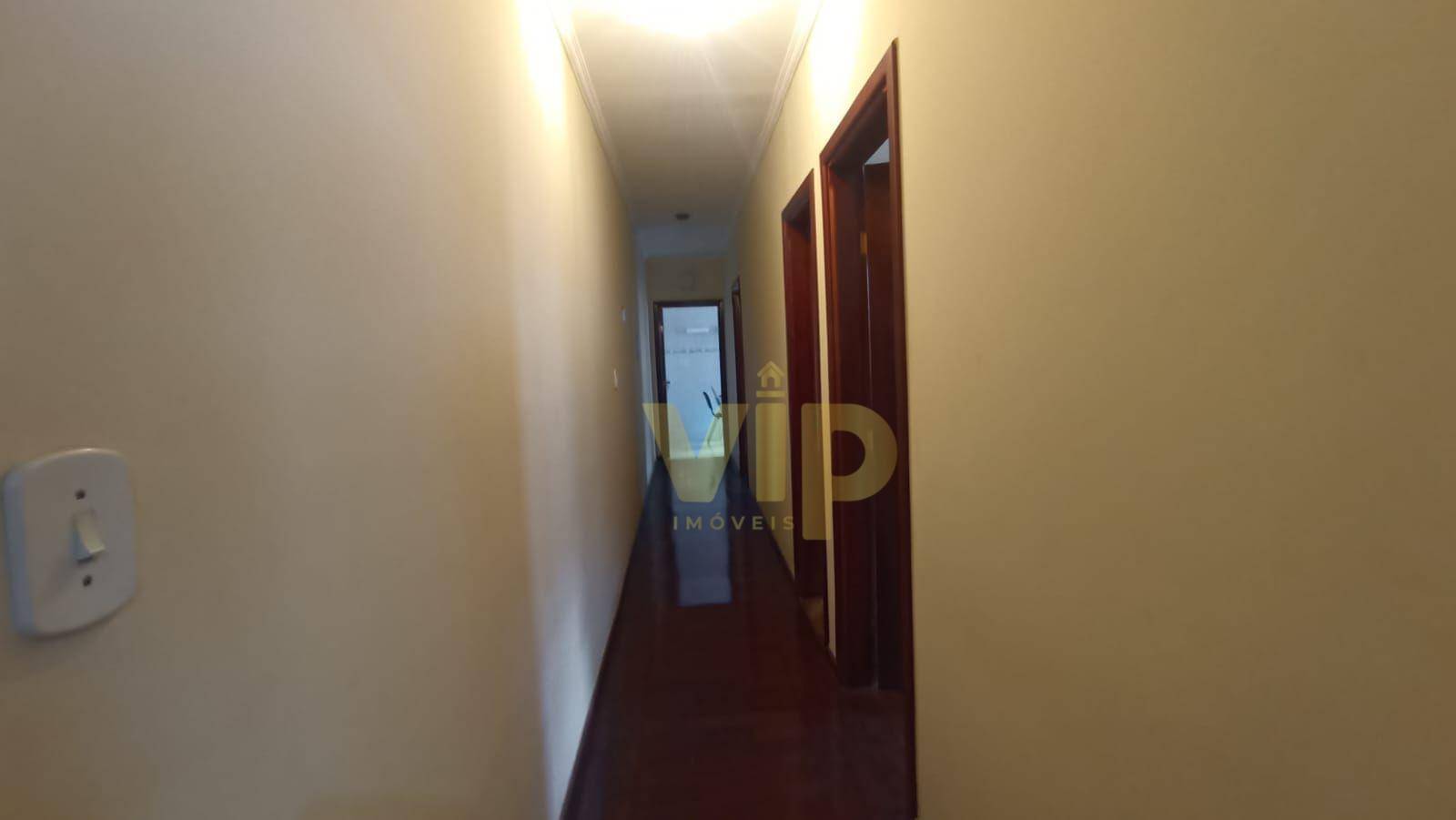 Casa à venda com 3 quartos, 100m² - Foto 4