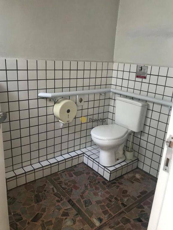 Casa para alugar com 5 quartos, 600m² - Foto 4