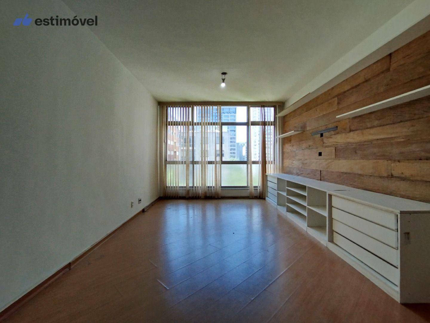 Apartamento à venda com 3 quartos, 138m² - Foto 2