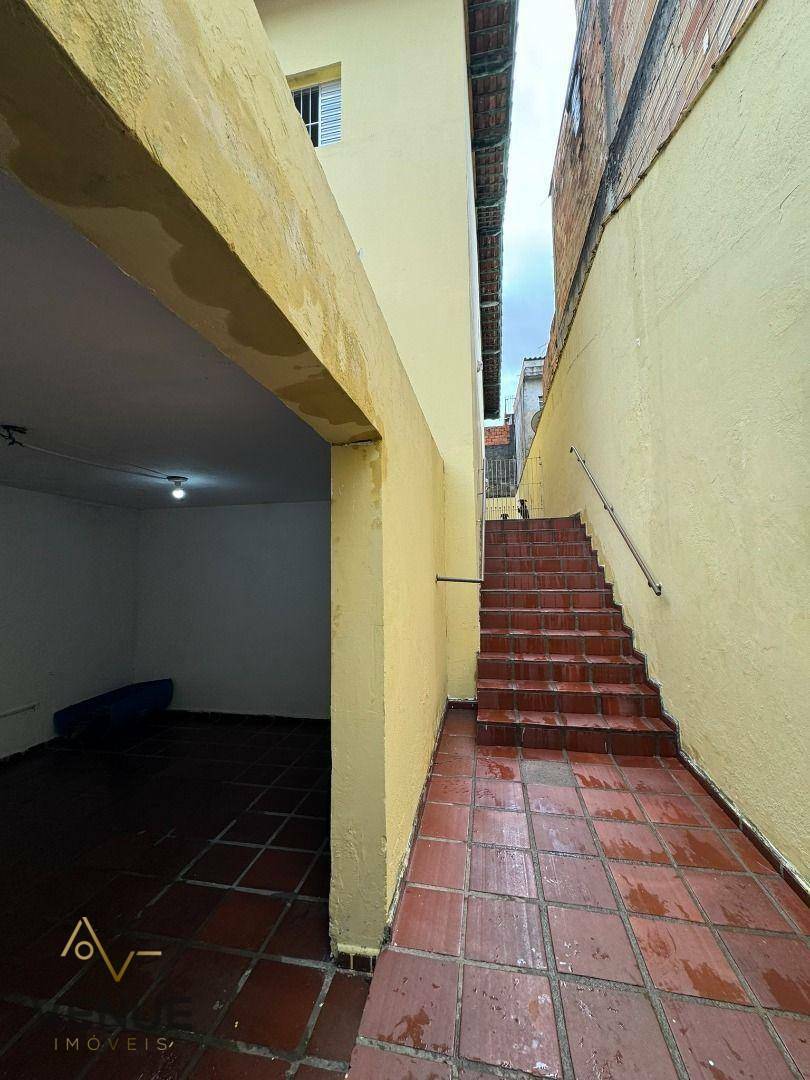 Sobrado à venda com 3 quartos, 214m² - Foto 3