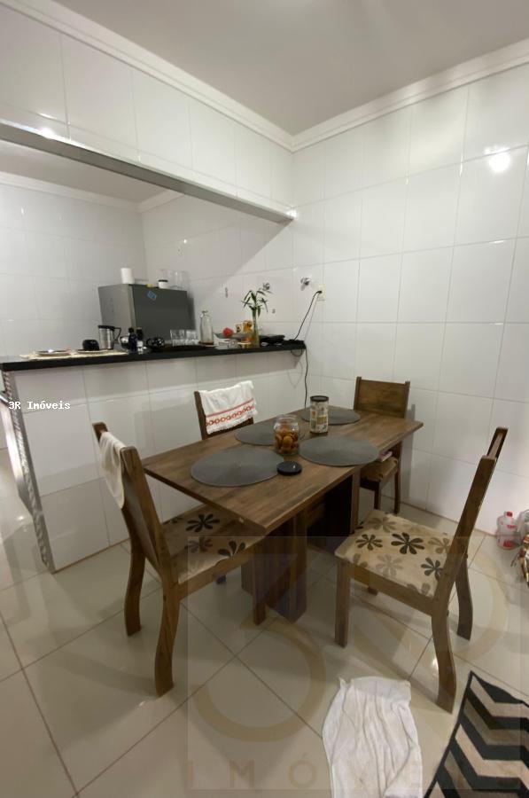 Casa à venda com 2 quartos, 80m² - Foto 13