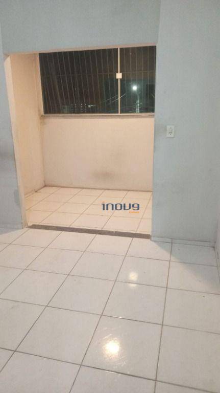 Casa à venda com 3 quartos, 80m² - Foto 2