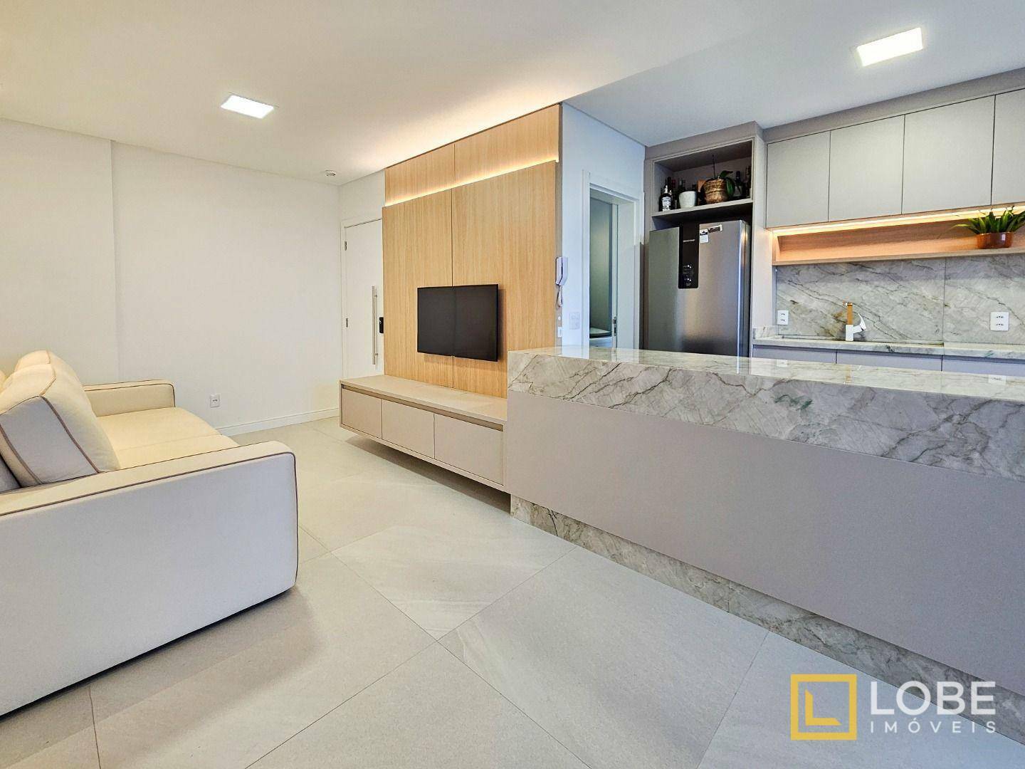 Apartamento à venda com 3 quartos, 87m² - Foto 1