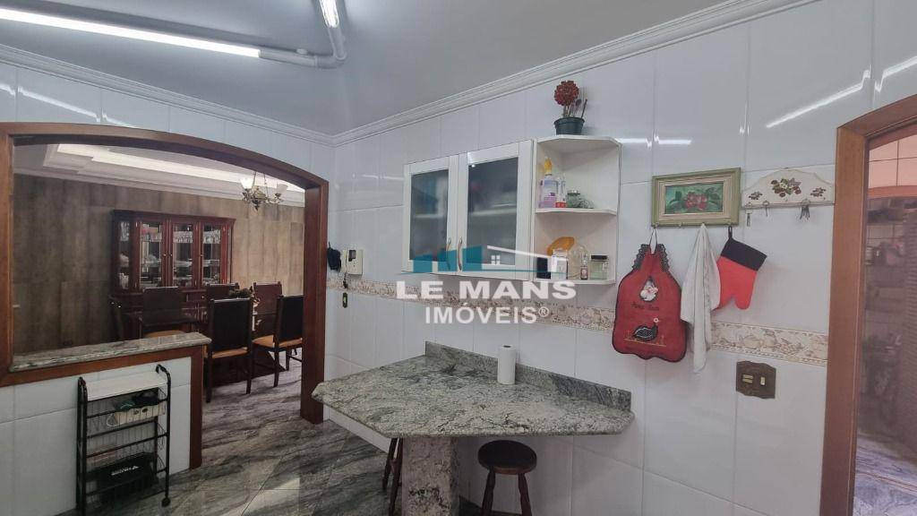 Casa à venda com 3 quartos, 239m² - Foto 17