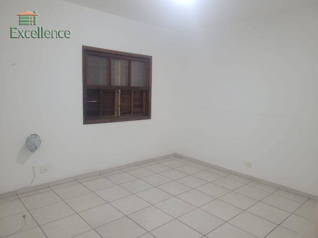 Casa para alugar com 2 quartos, 105m² - Foto 4