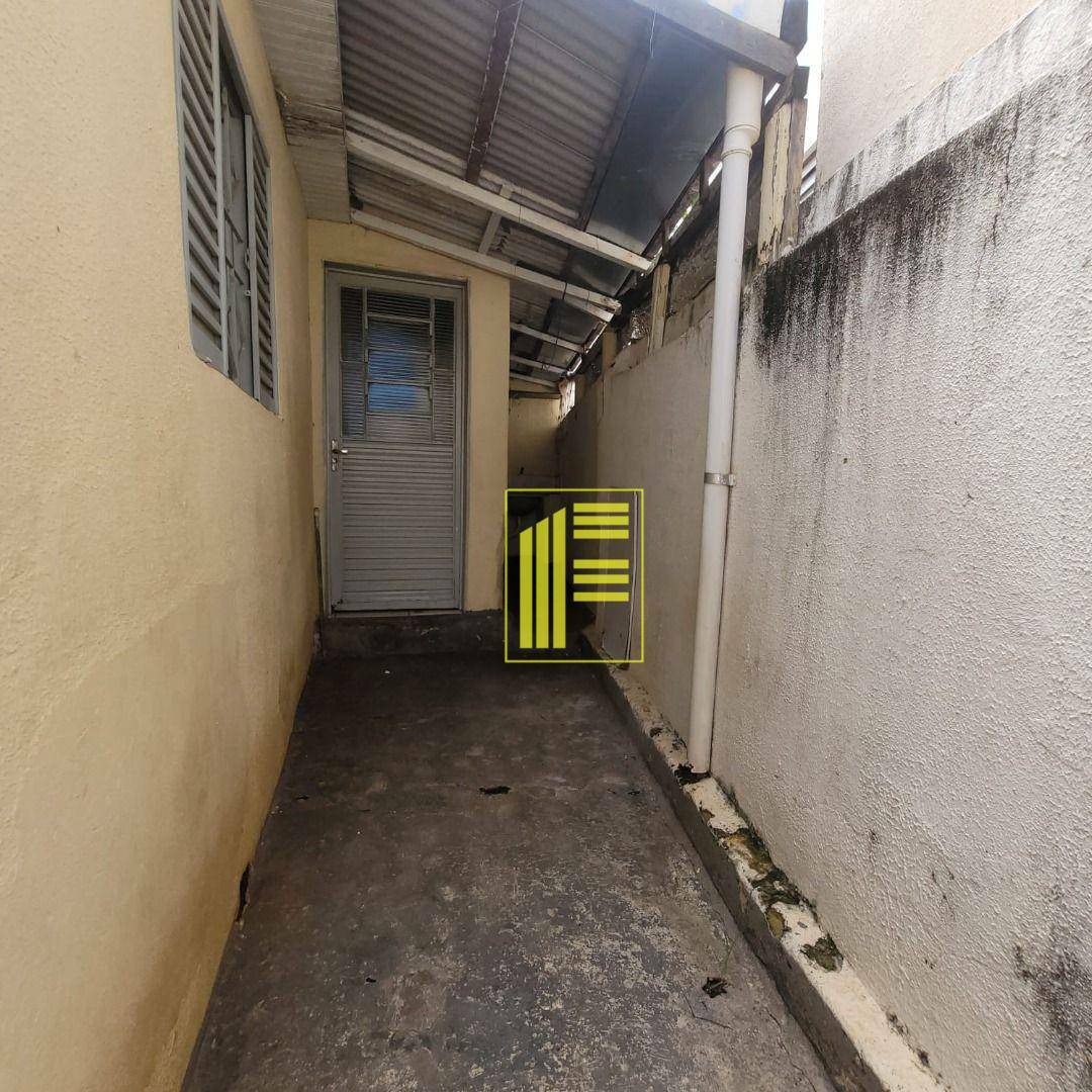 Casa para alugar com 2 quartos, 50m² - Foto 11