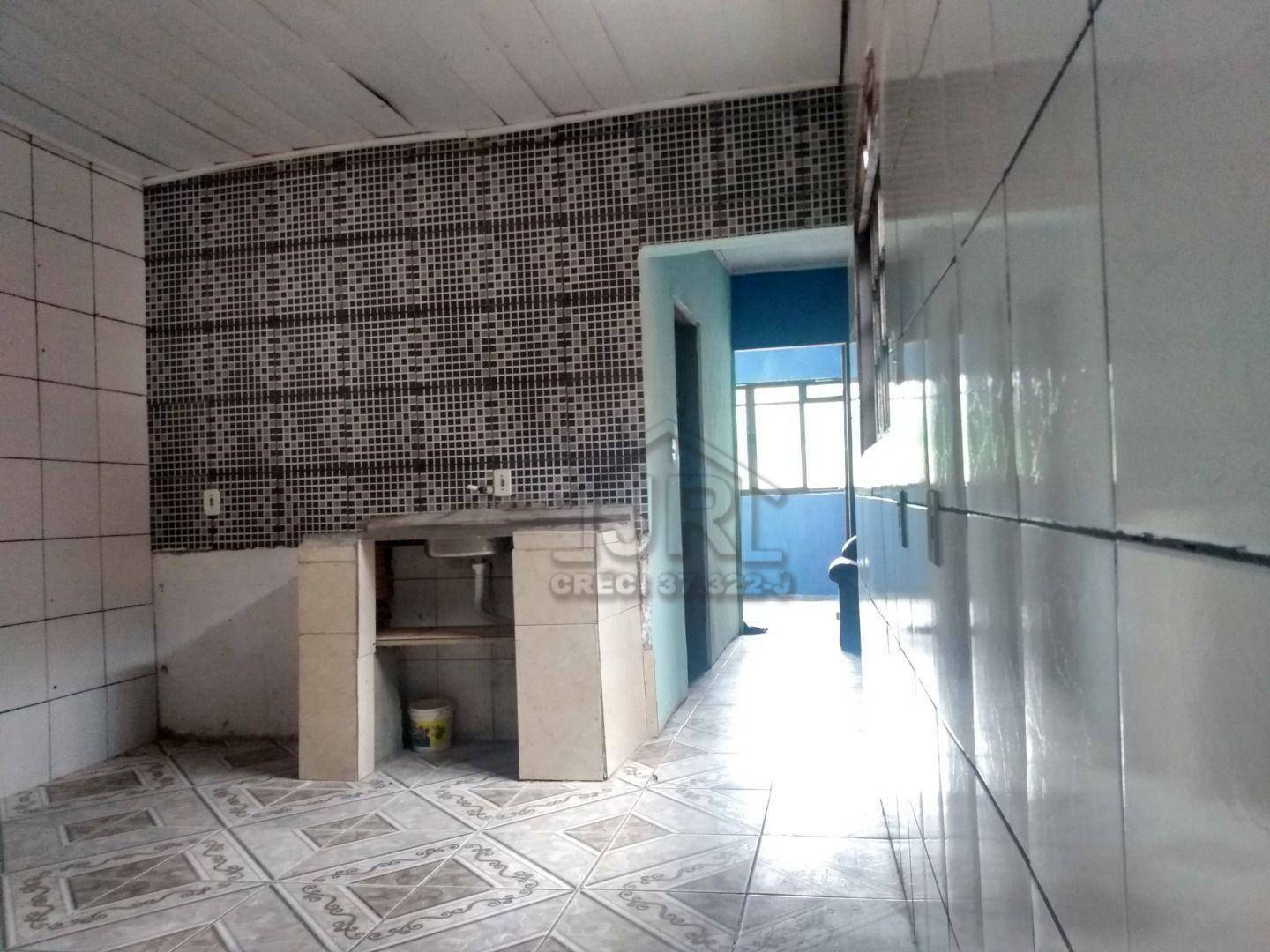 Casa à venda com 2 quartos, 100m² - Foto 4