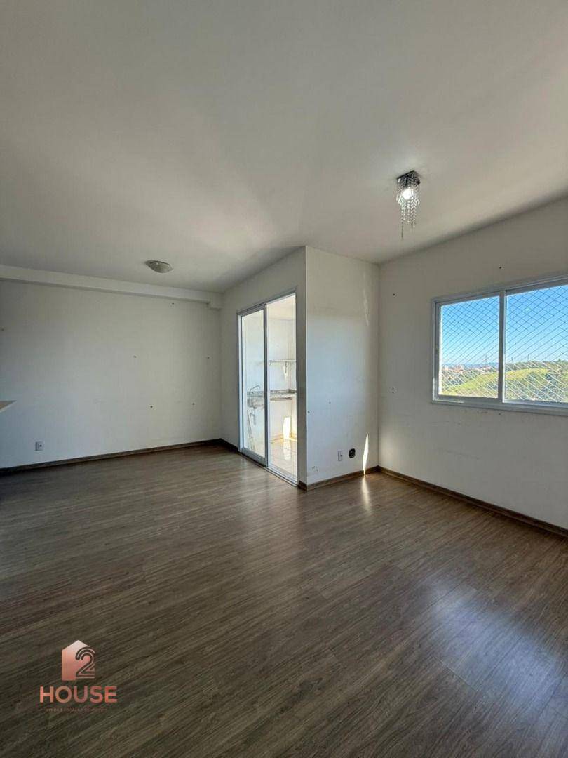 Apartamento para alugar com 2 quartos, 72m² - Foto 13