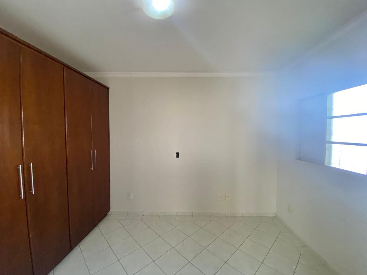 Casa para alugar com 3 quartos, 197m² - Foto 4