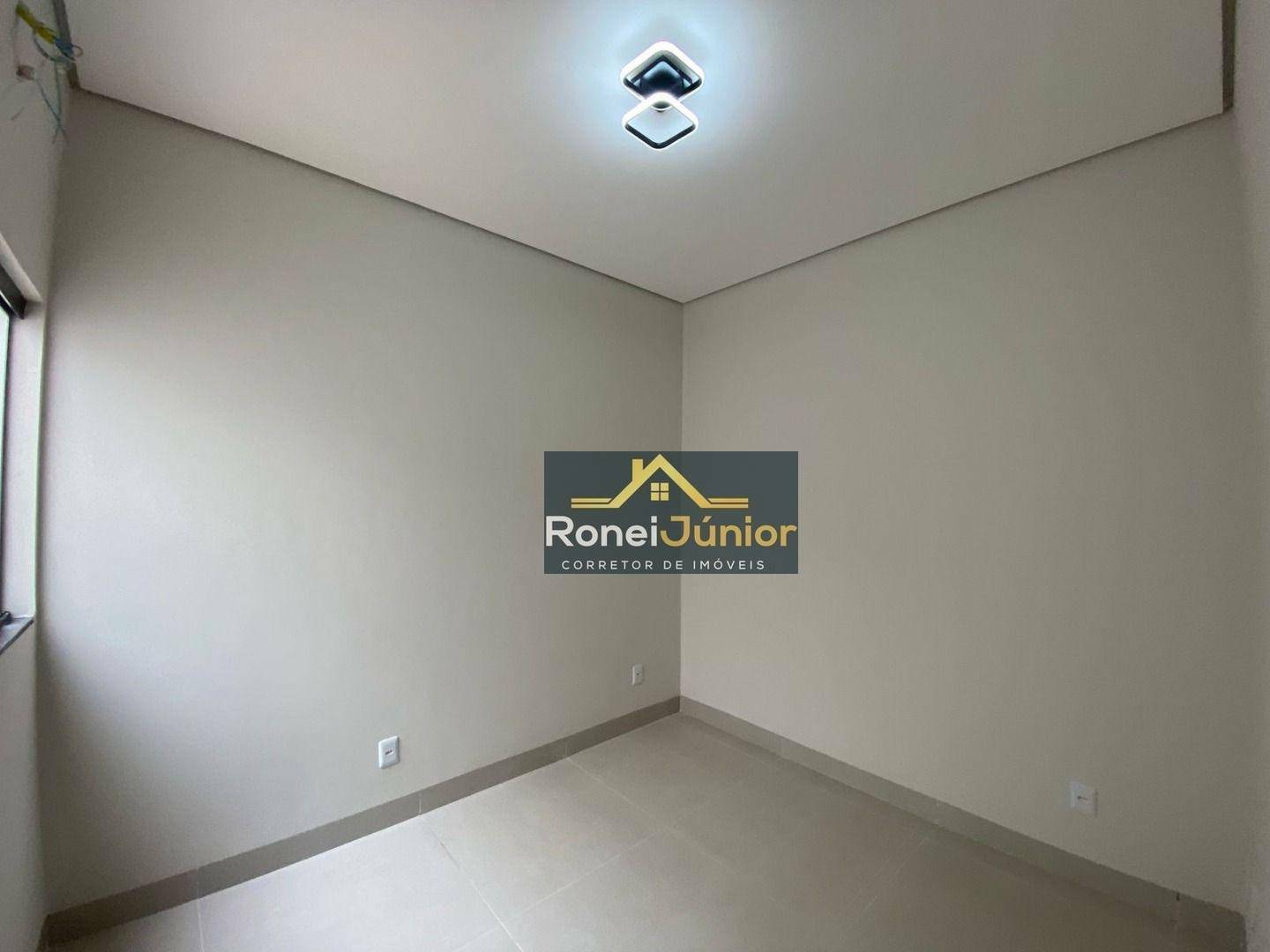 Casa à venda com 2 quartos, 65m² - Foto 4