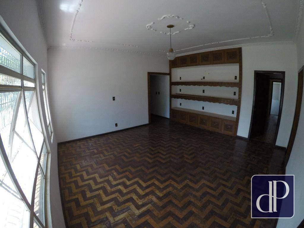 Sobrado à venda com 8 quartos, 468m² - Foto 8