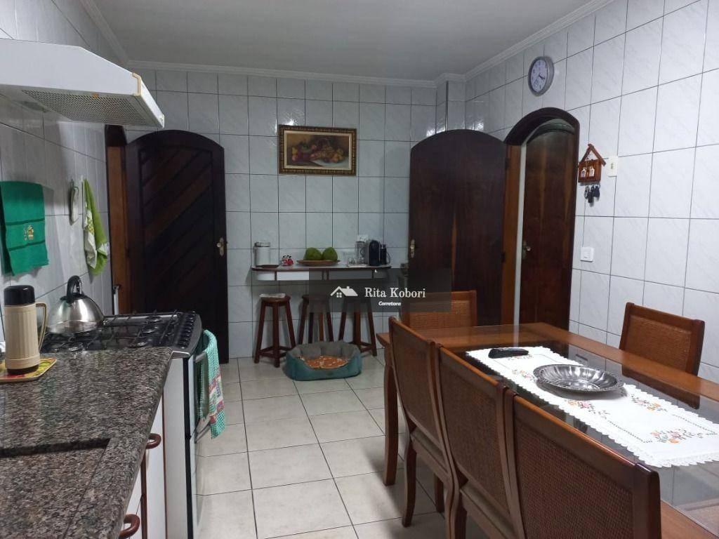 Sobrado à venda com 3 quartos, 8m² - Foto 2