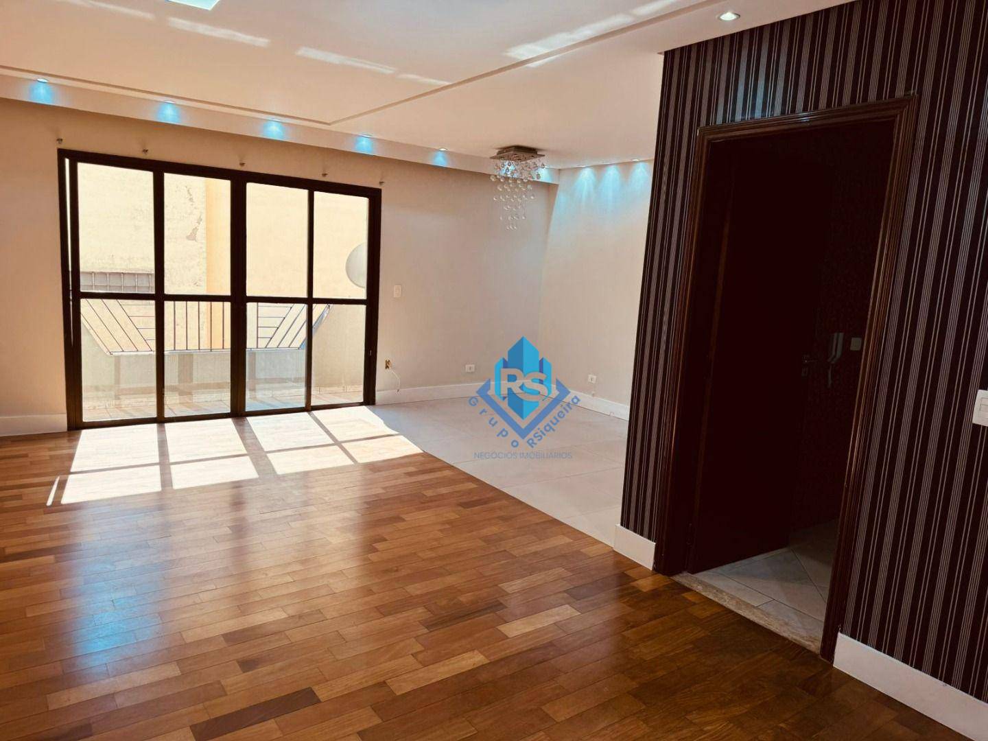 Apartamento à venda com 3 quartos, 127m² - Foto 3