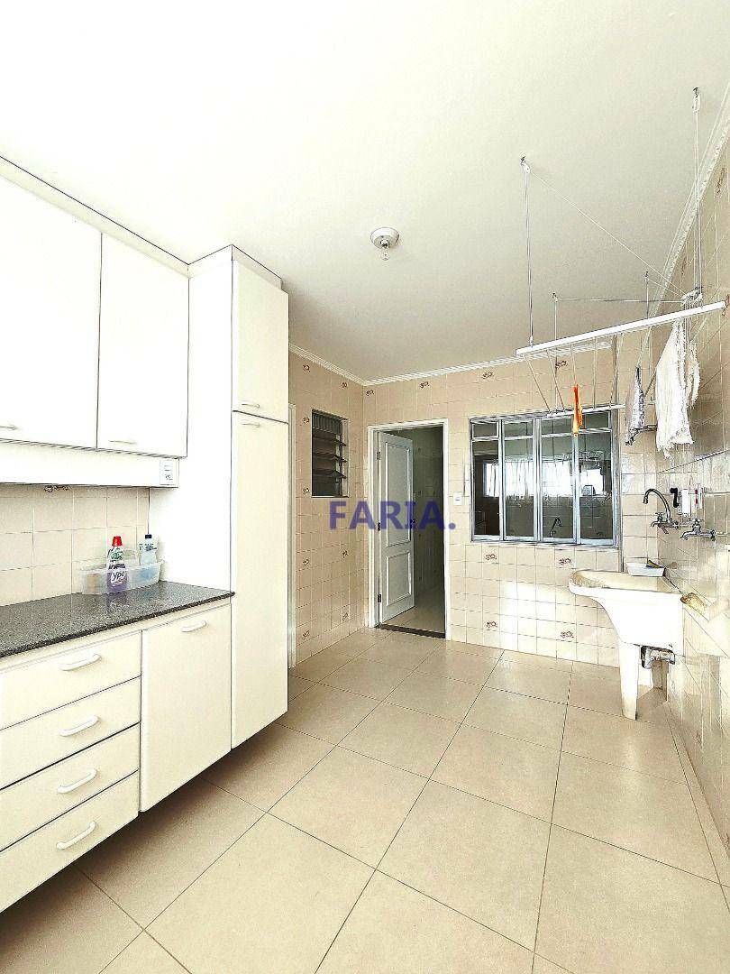 Apartamento à venda com 5 quartos, 211m² - Foto 23