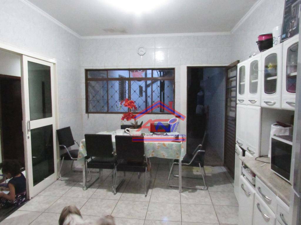 Casa à venda com 4 quartos, 200m² - Foto 21