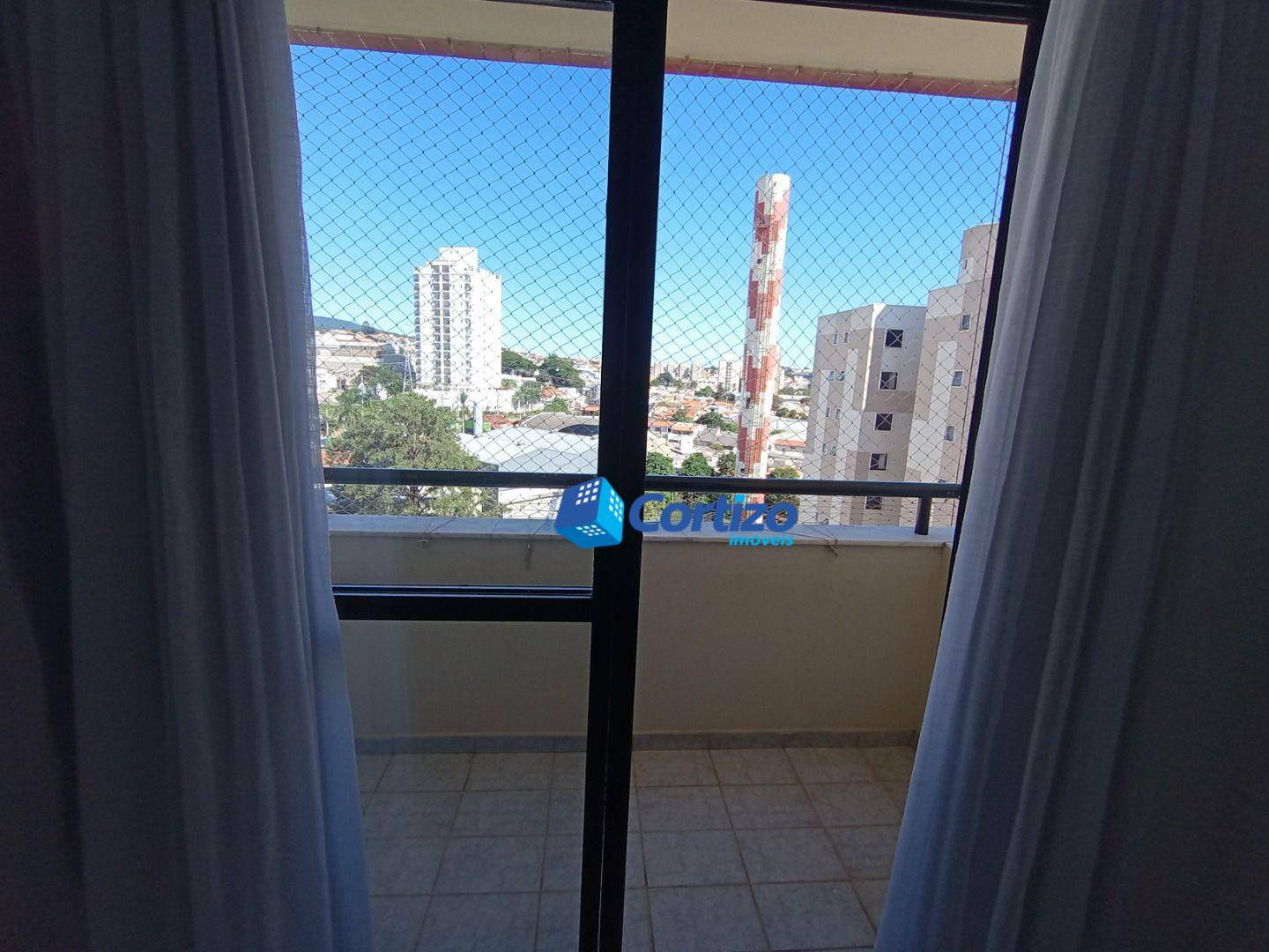 Apartamento para alugar com 3 quartos, 96m² - Foto 4