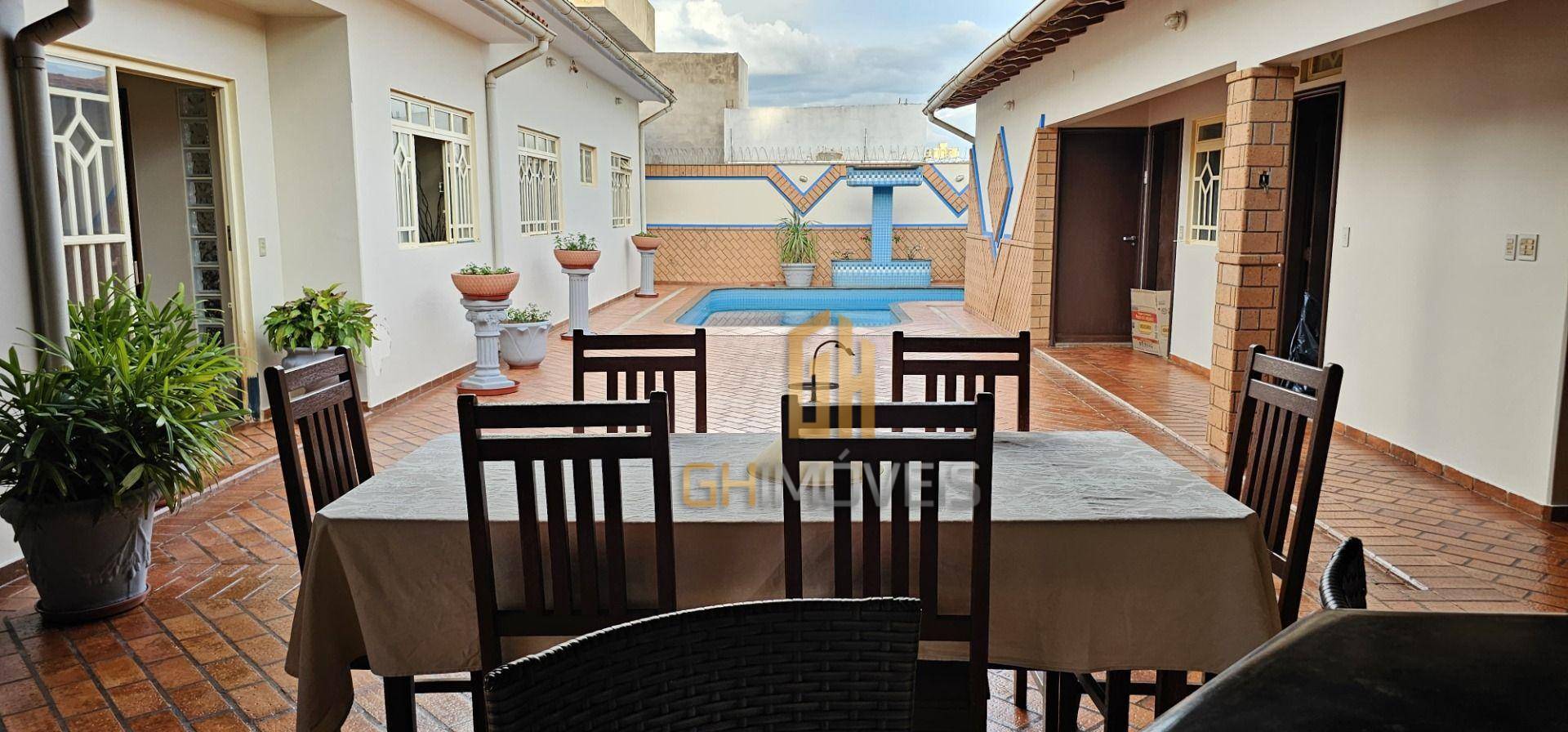 Casa à venda com 4 quartos, 310m² - Foto 16