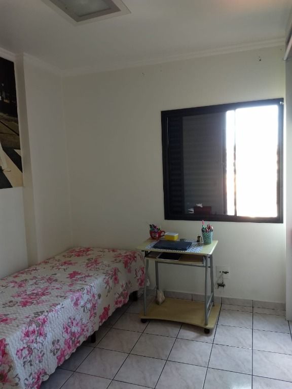 Apartamento à venda com 3 quartos, 75m² - Foto 9