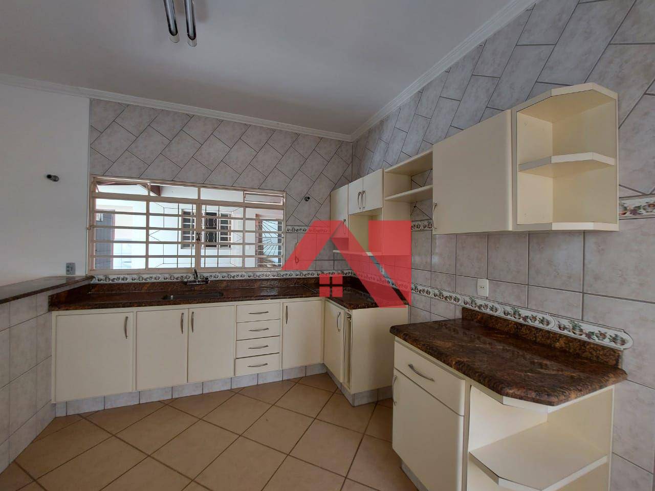 Casa à venda com 3 quartos, 140m² - Foto 3