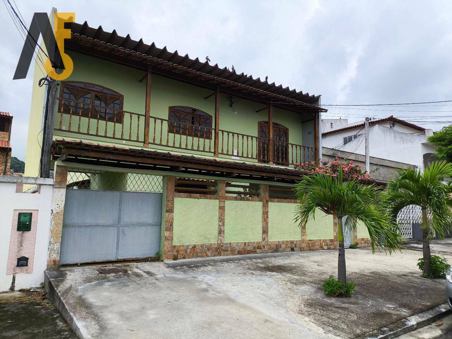 Casa à venda com 3 quartos, 299m² - Foto 2