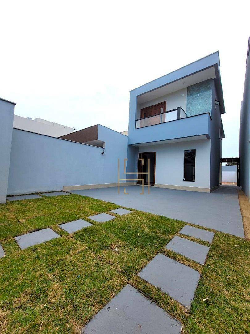 Casa à venda com 3 quartos, 124m² - Foto 1