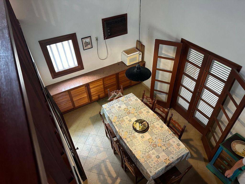 Casa à venda com 3 quartos, 200m² - Foto 7