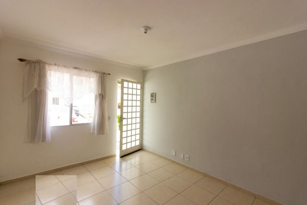 Casa de Condomínio à venda com 2 quartos, 70m² - Foto 4