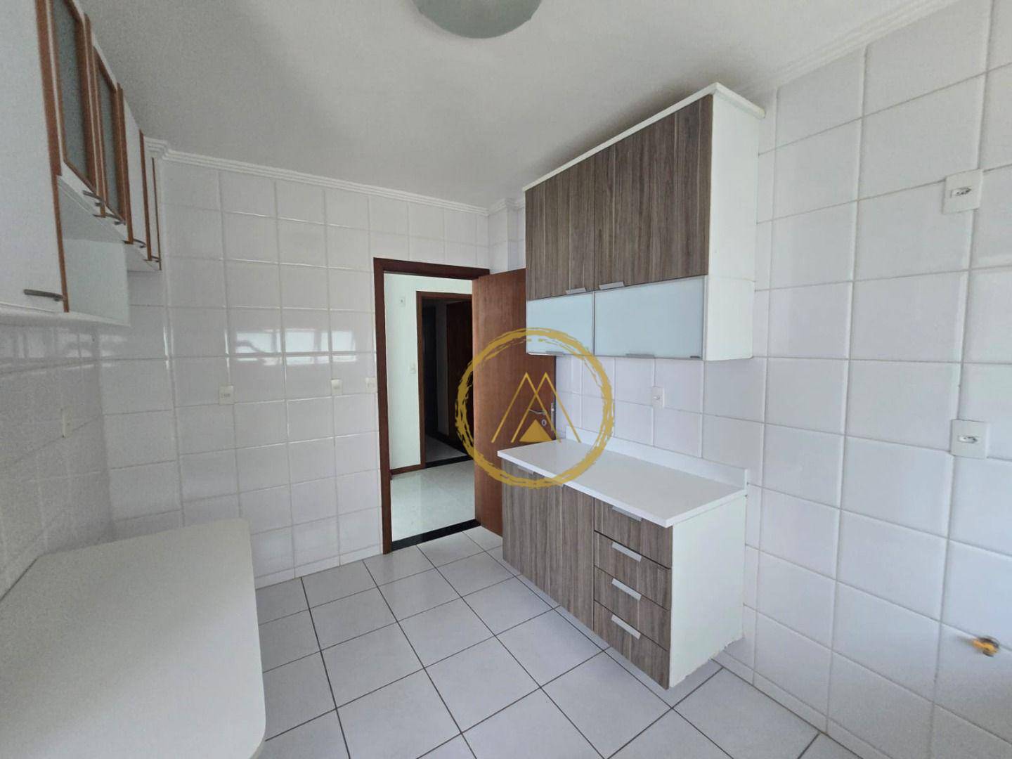 Apartamento à venda com 3 quartos, 131m² - Foto 18