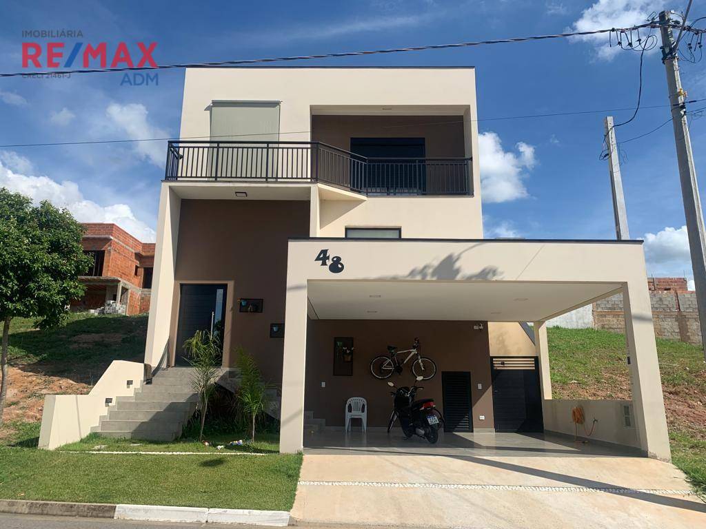 Casa de Condomínio à venda com 3 quartos, 218m² - Foto 1