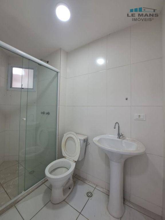 Apartamento para alugar com 2 quartos, 62m² - Foto 7