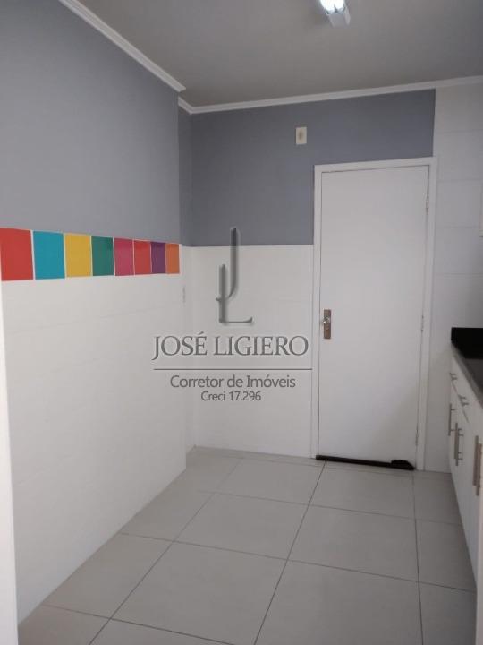 Apartamento à venda com 2 quartos, 75m² - Foto 19